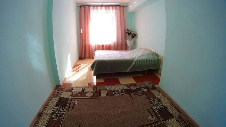 Apart Daire, 3 Yatak Odası (Krasnoarmeyskaya, 81)