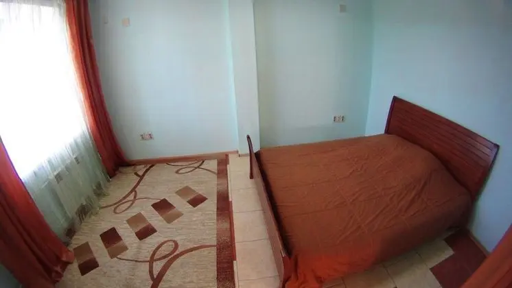 Apart Daire, 3 Yatak Odası (Krasnoarmeyskaya, 81)