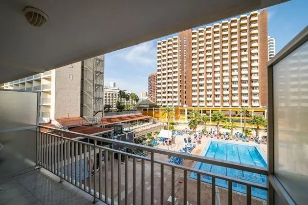 Tek Büyük Yataklı Oda, Teras (3 Adults + 1 Children)