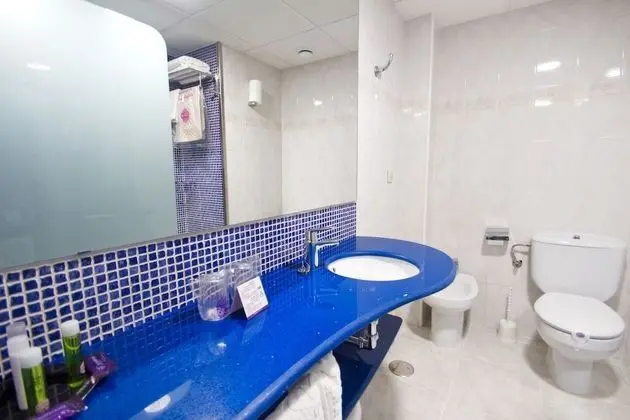 Tek Büyük Yataklı Oda, Teras, Havuz Manzaralı (3 Adults)