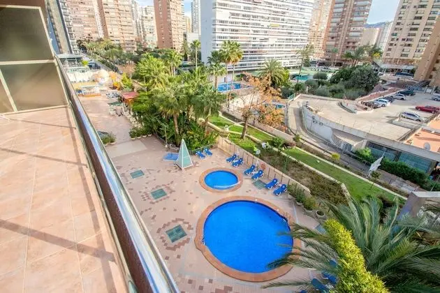 Tek Büyük Yataklı Oda, Teras, Havuz Manzaralı (3 Adults)