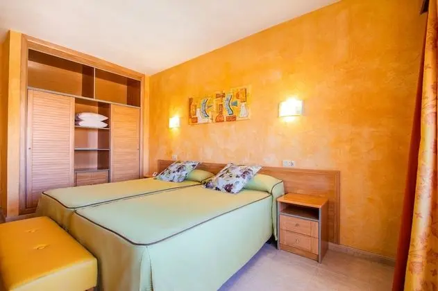 Tek Büyük Yataklı Oda, Teras (2 Adults + 1 Child)