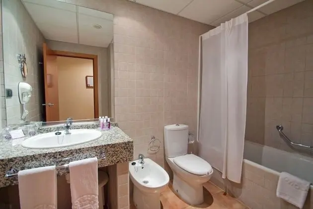 Tek Büyük Yataklı Oda, Teras (for 2 adults and 1 child)