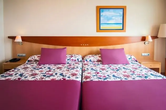 Tek Büyük Yataklı Oda, Teras, Deniz Manzaralı (2 Adults + 1 Child)