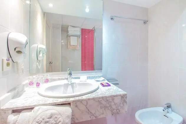 Tek Büyük Yataklı Oda, Teras, Şehir Manzaralı