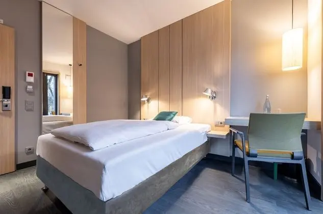 Standard Oda (French Bed)