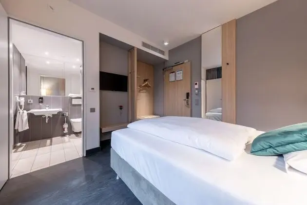 Standard Oda (French Bed)