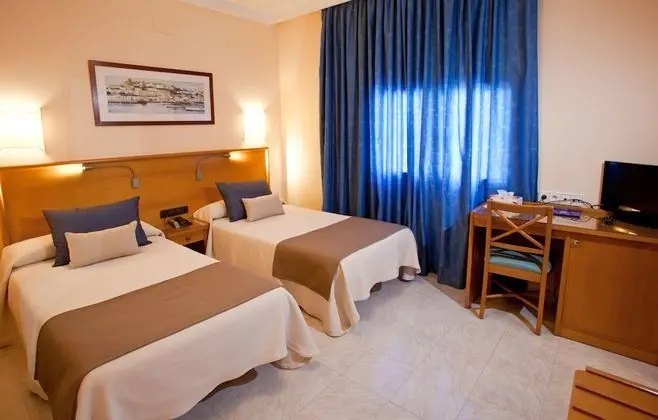 Tek Büyük Yataklı Oda, Balkon, Deniz Manzaralı