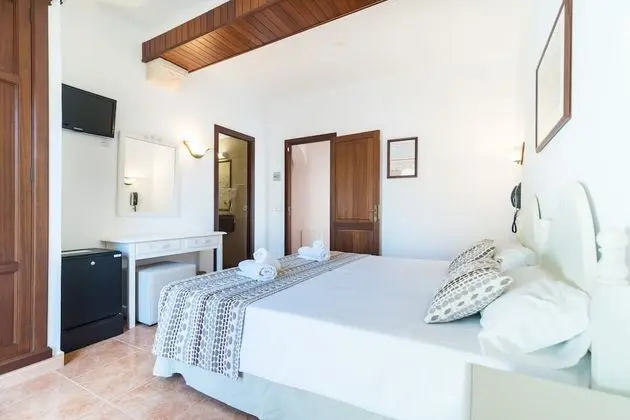 Tek Büyük veya İki Ayrı Yataklı Oda, Balkon