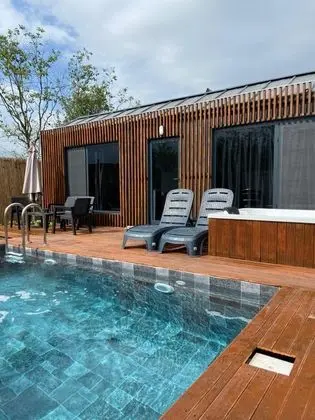 Bungalow,doğa Manzaralı,özel Havuzlu Ve Jakuzili