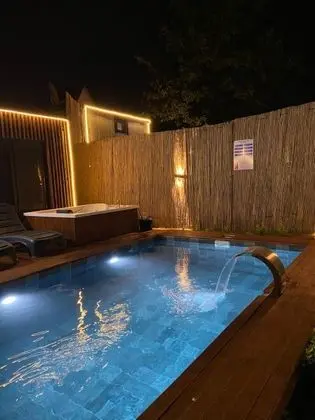 Bungalow,doğa Manzaralı,özel Havuzlu Ve Jakuzili