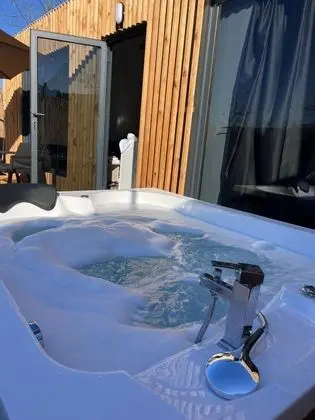 Bungalow,doğa Manzaralı,özel Havuzlu Ve Jakuzili