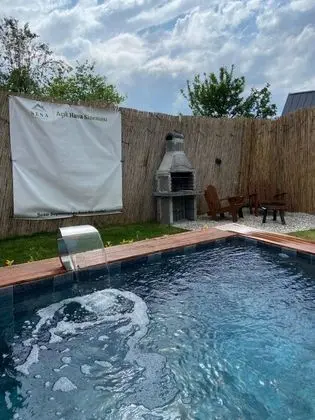 Bungalow,doğa Manzaralı,özel Havuzlu Ve Jakuzili