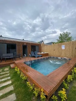 Bungalow,doğa Manzaralı,özel Havuzlu Ve Jakuzili