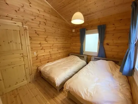Ev (Log House)