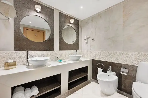 Deluxe Tek Büyük veya İki Ayrı Yataklı Oda, Deniz Manzaralı