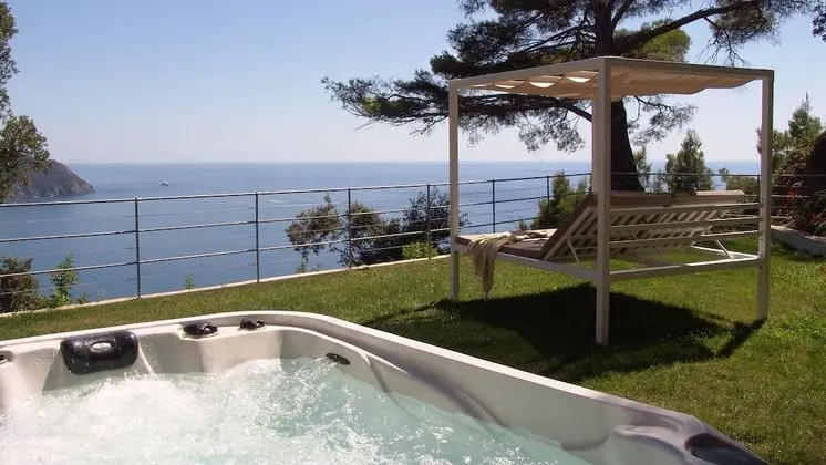 Luxury Kır Evi, Sıcak Su Küveti (COTS)