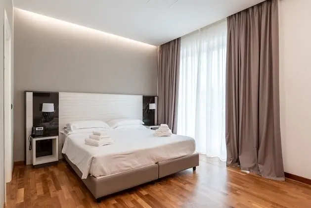 Deluxe Tek Büyük veya İki Ayrı Yataklı Oda, Liman Manzaralı
