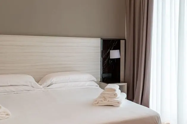 Deluxe Tek Büyük veya İki Ayrı Yataklı Oda, Liman Manzaralı