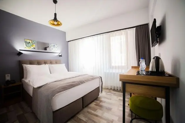 Tek Kişilik,Şehir Manzaralı