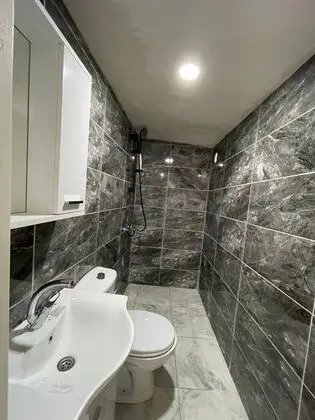 Üç Kişilik Teraslı Oda