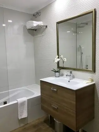 Superior Tek Büyük Yataklı Oda (with Extra Bed)