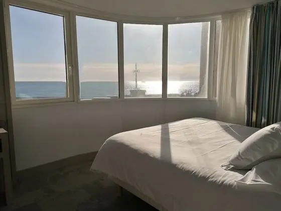 Comfort Room, Sea side