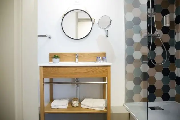 Comfort Room, Sea side