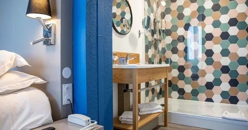 Comfort Room, Sea side