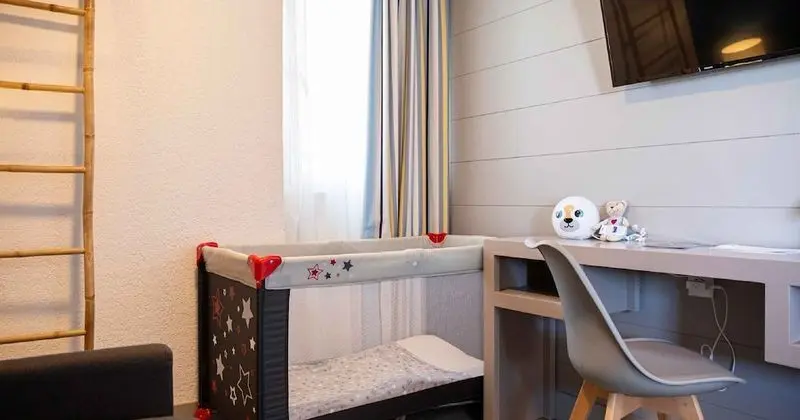 Junior Süit, Kısmi Deniz Manzaralı