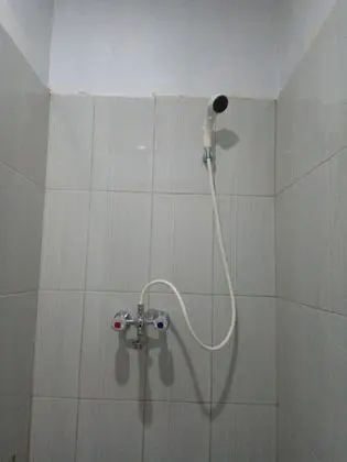 Ortak Ranzalı Oda, Sadece erkekler için (ONE BED)