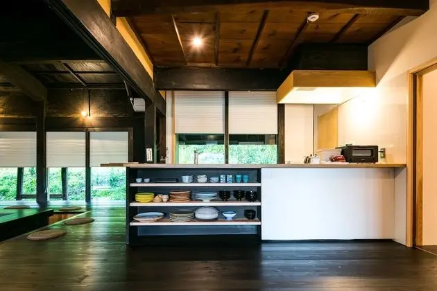 Ev (Private Vacation)