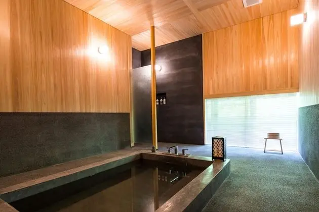 Ev (Private Vacation)