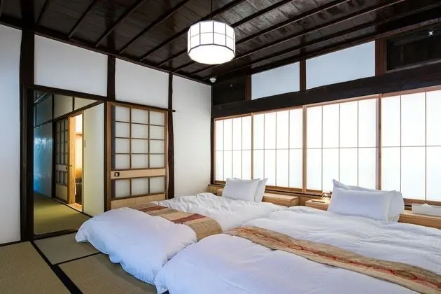 Ev (Private Vacation)