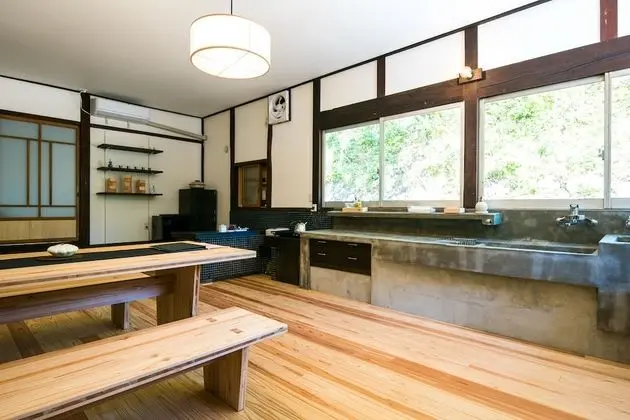 Ev (Private Vacation)