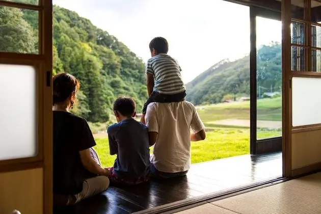 Ev (Private Vacation)