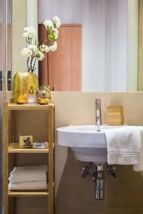 Deluxe Tek Büyük Yataklı Oda (1° floor)