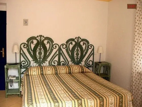 Basic Tek Büyük veya İki Ayrı Yataklı Oda