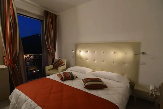 Superior Tek Büyük Yataklı Oda, Şehir Manzaralı