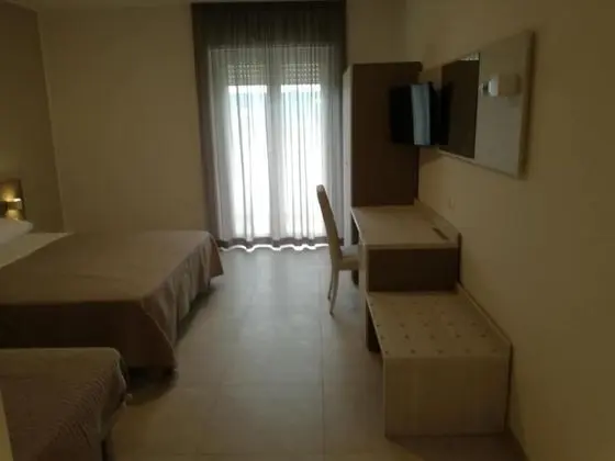 Comfort Tek Büyük veya İki Ayrı Yataklı Oda