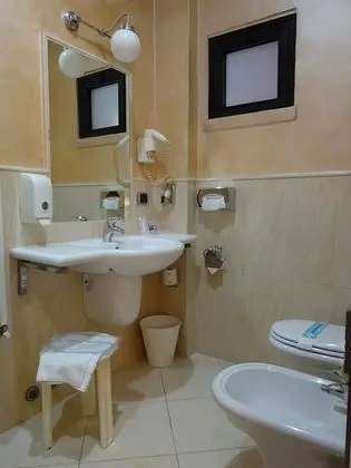 Standard Tek Büyük veya İki Ayrı Yataklı Oda