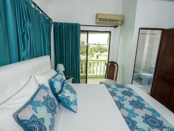 Standard A, 1 Queen Bed