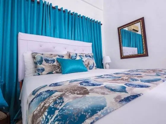 Standard A, 1 Queen Bed