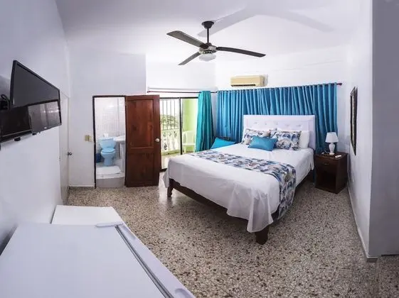 Standard A, 1 Queen Bed