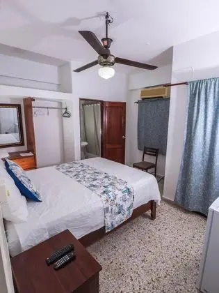 Standard B, 1 Queen Bed