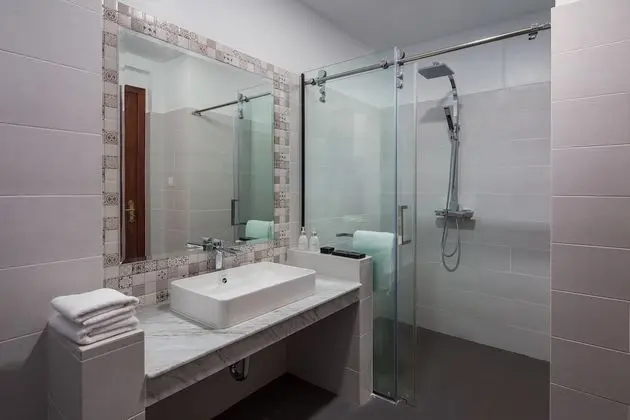 Deluxe Tek Büyük Yataklı Oda, Balkon, Şehir Manzaralı