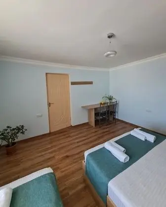 Üç Kişilik Oda