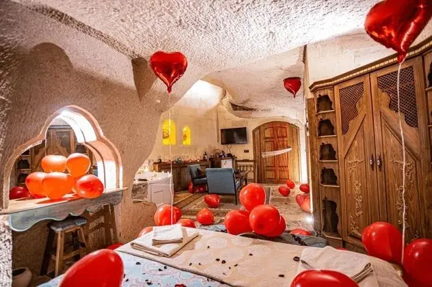 Mağara Oda, Bahçe Manzaralı, 1. Kat