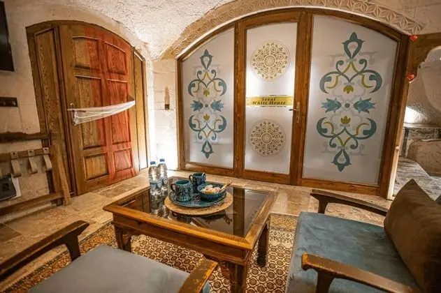 Mağara Oda, Bahçe Manzaralı, 1. Kat