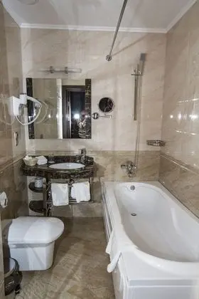 Standard Tek Büyük veya İki Ayrı Yataklı Oda, 1 En Büyük (King) Boy Yatak, Sigara İçilmez